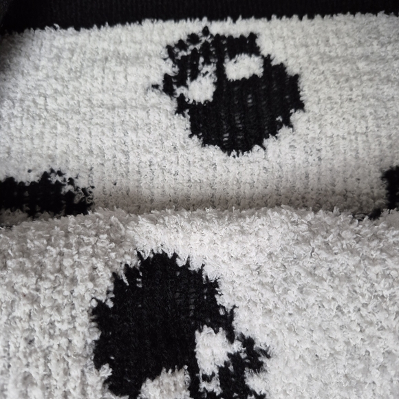 SOLD Cupcakes & Cashmere Black Sweater with White Skull Pattern Plus Size 1X - Picture 5 of 6